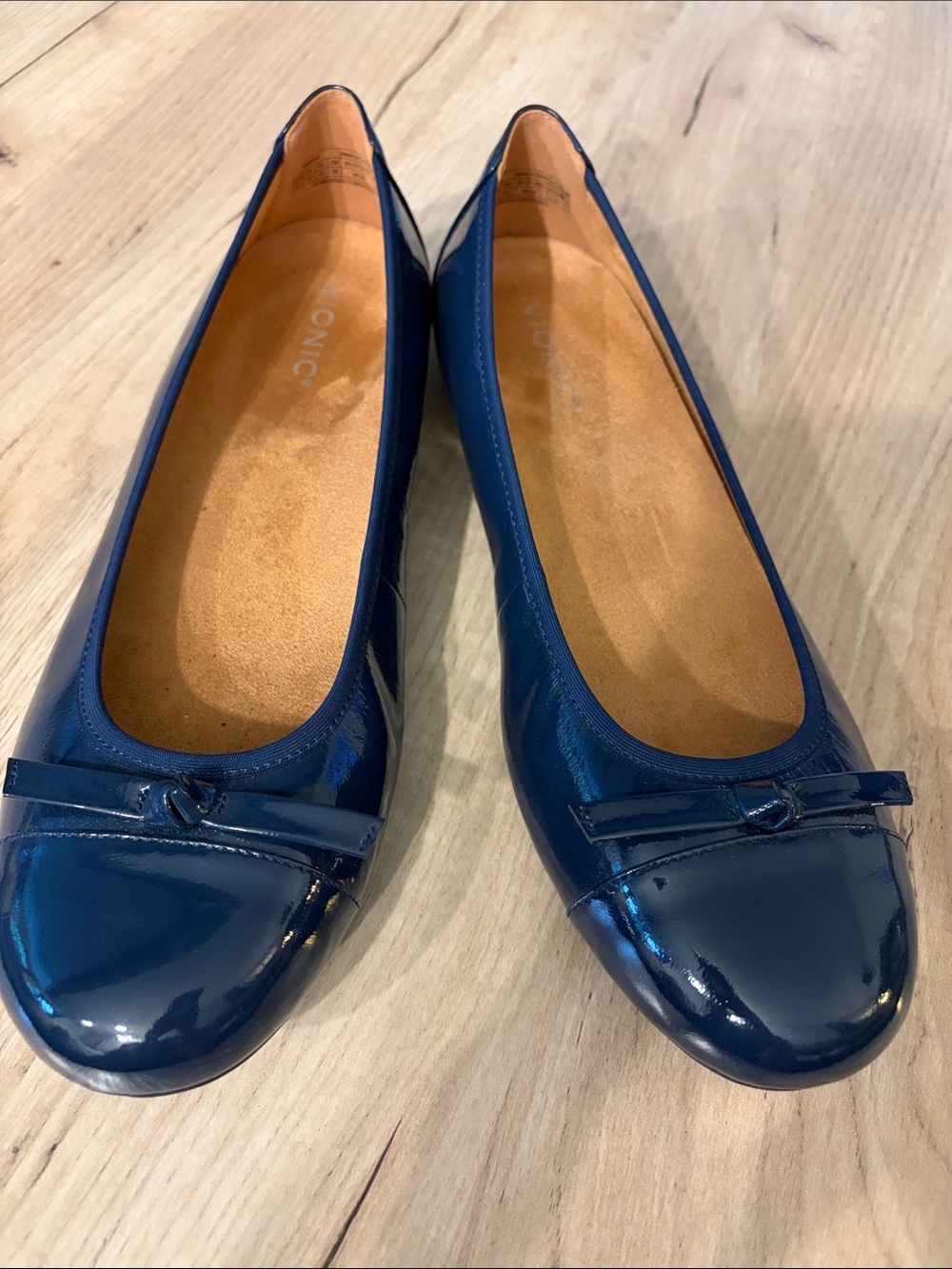 VIONIC AMORIE NAVY PATENT CAP TOE BALLET FLATS WOMENS SIZE 12 W